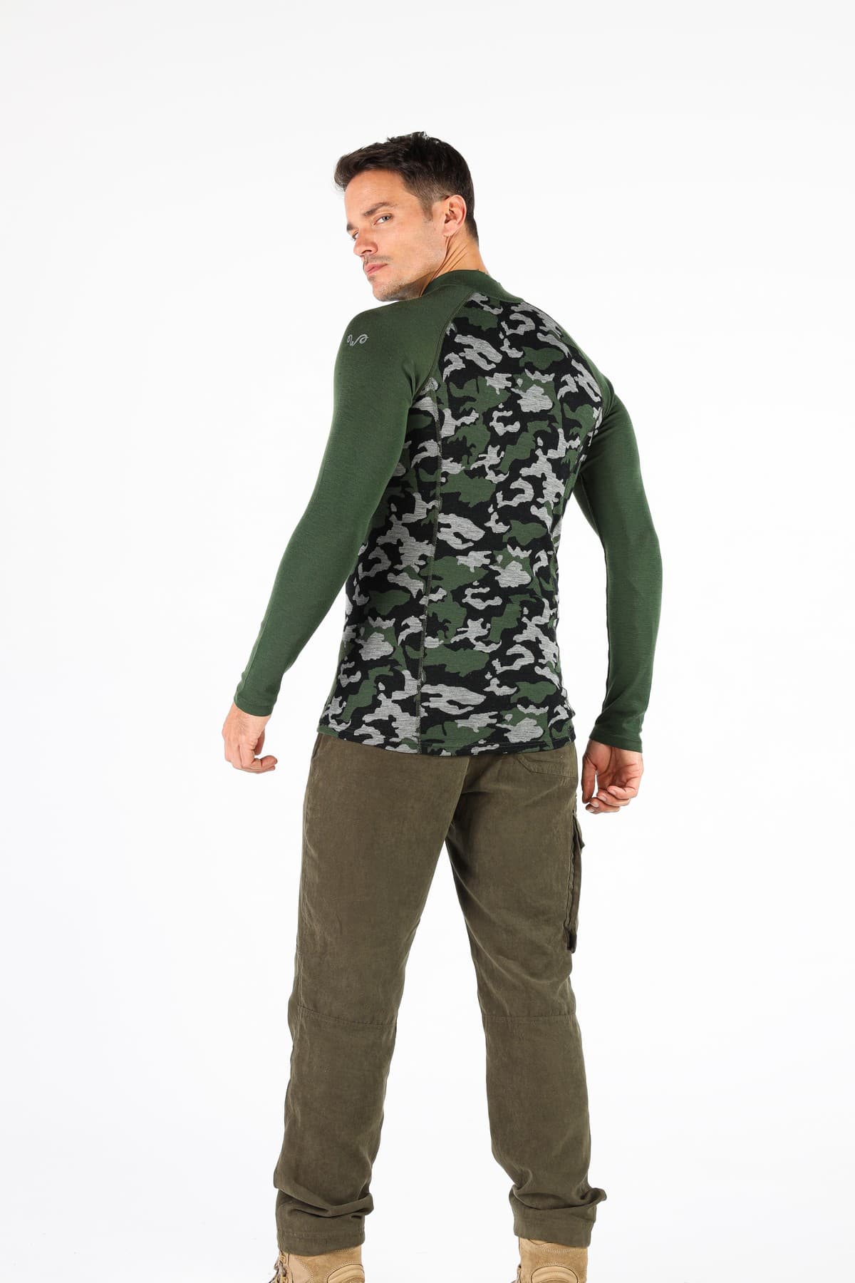 Zielona męska bluza Asker Zip ze 100% wełny merino – widok z tyłu